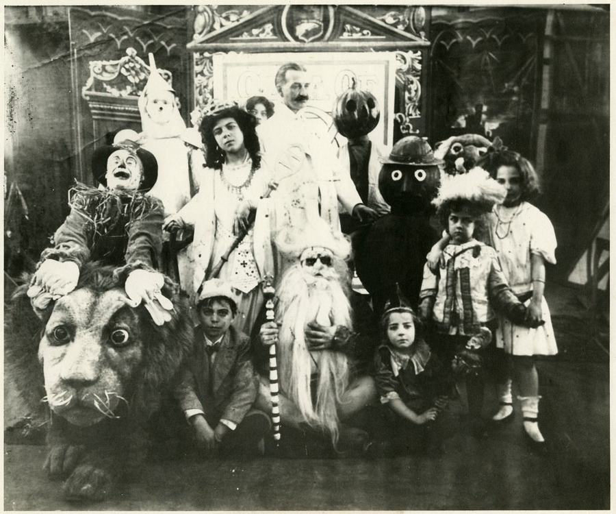 The Fairylogue and Radio-Plays scene