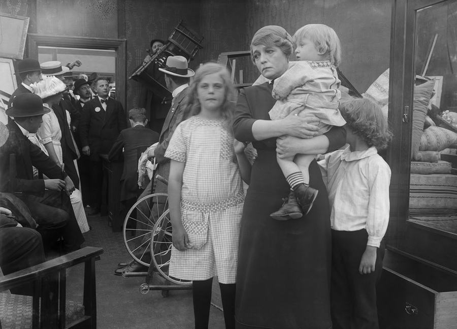Ingeborg Holm scene