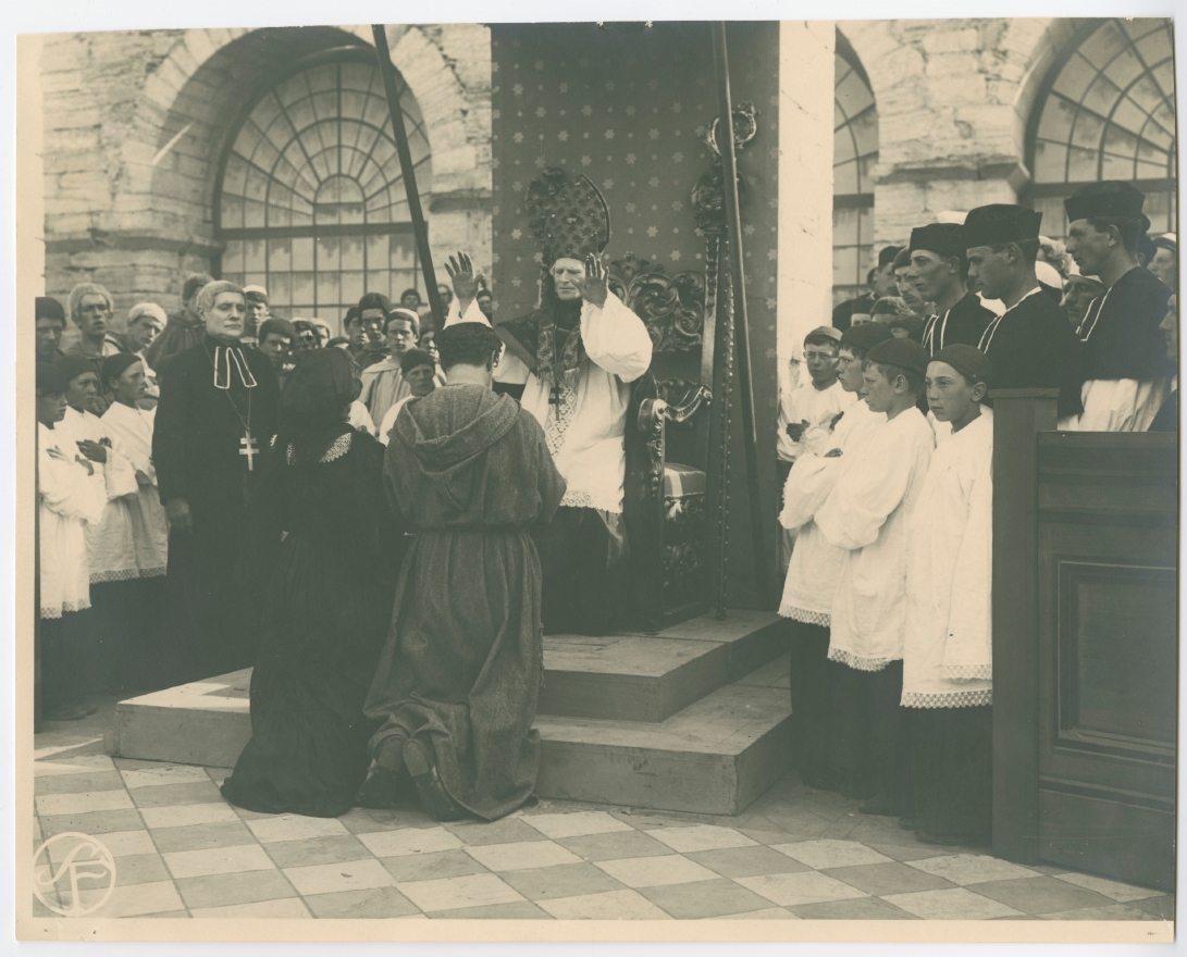 Miraklet: Tavlor ur det katolska samfundslivet scene