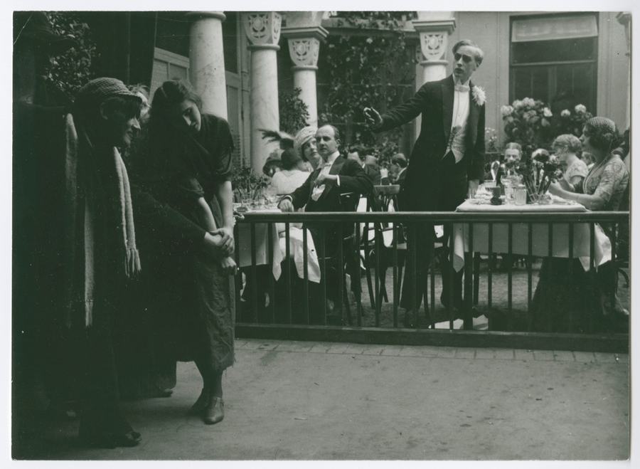 The Girl from Abroad; or, The Great Underworld scene
