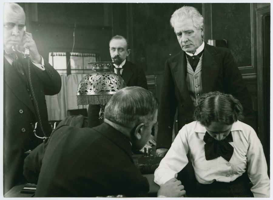 För sin kärleks skull scene