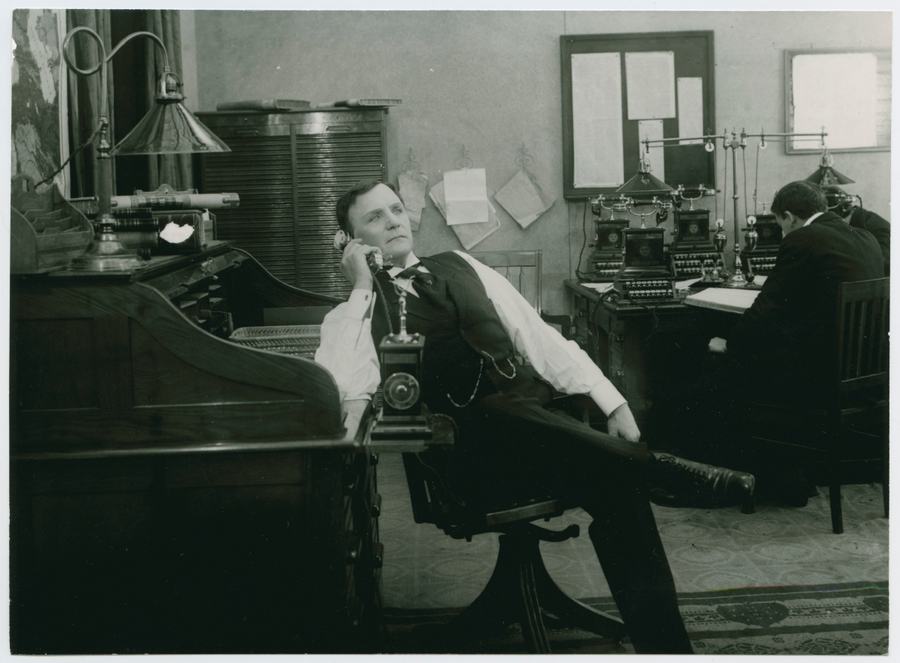 För sin kärleks skull scene