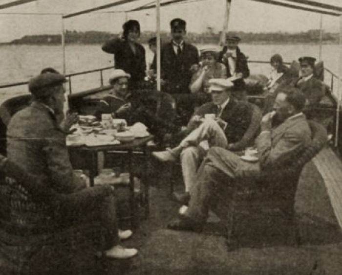 The Spitfire scene
