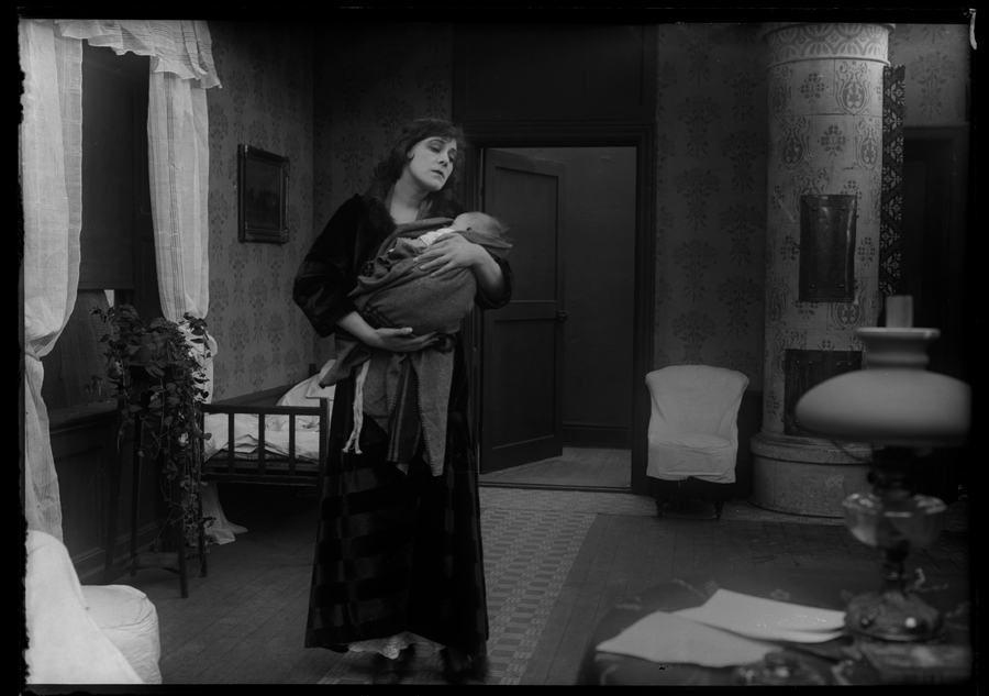 Madame de Thebes scene
