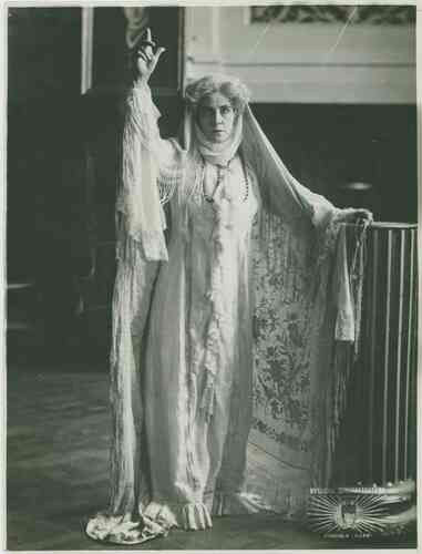 Madame de Thebes scene