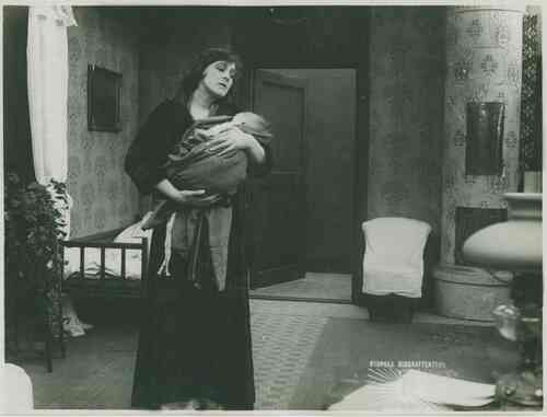 Madame de Thebes photo