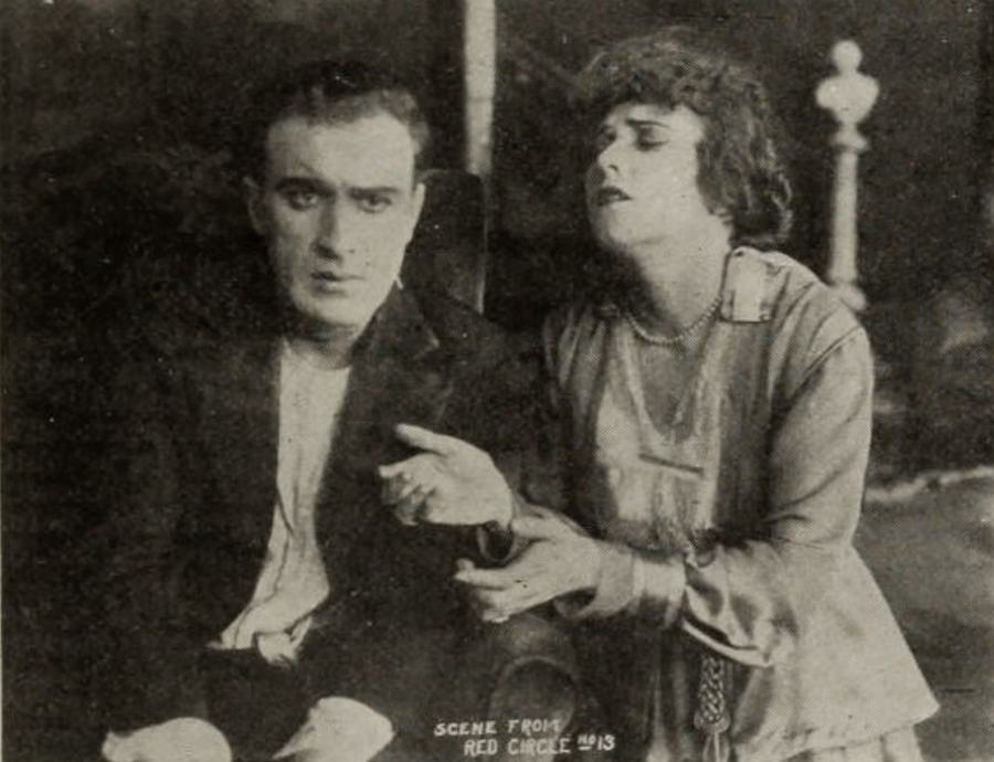 The Red Circle scene 1