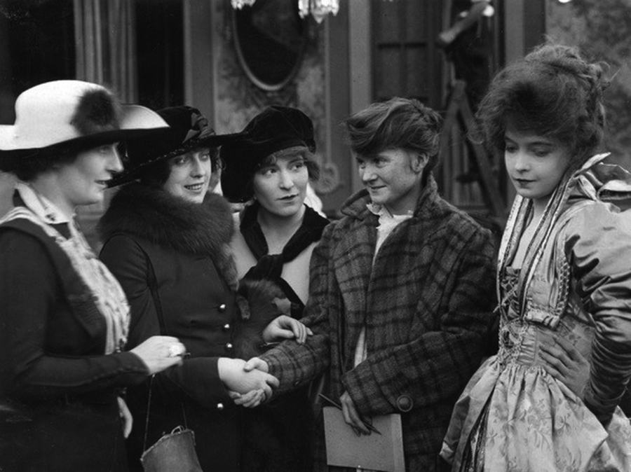 Daphne and the Pirate scene