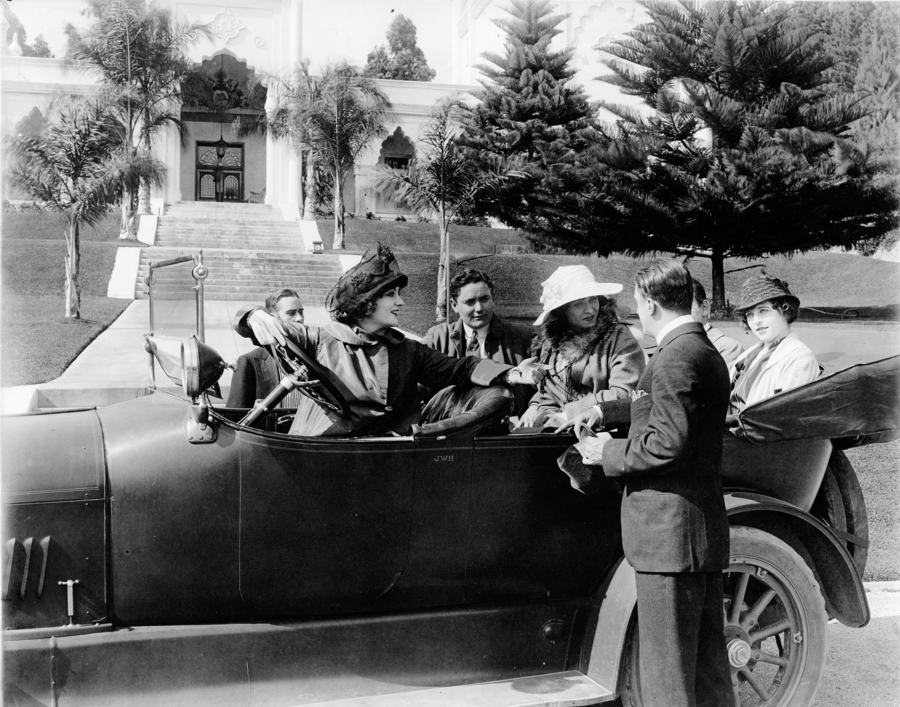 The Girl from Frisco scene