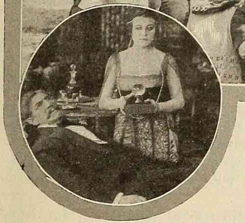 Gold and the Woman photo