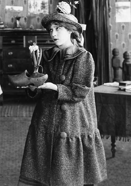 Hulda from Holland scene