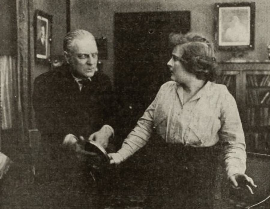 The Prima Donna's Husband scene