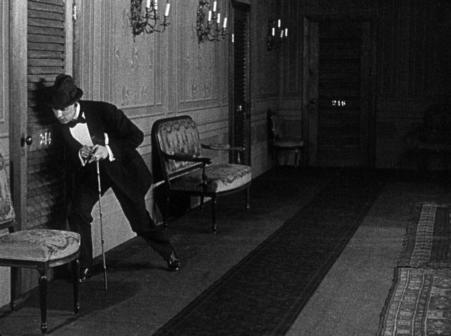 Sherlock Holmes scene