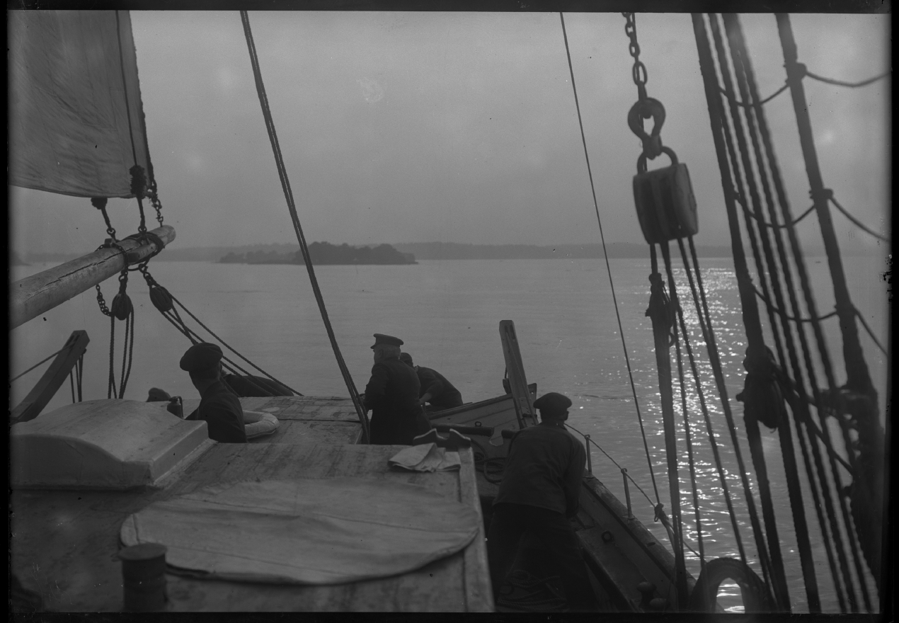 The Ships That Meet scene