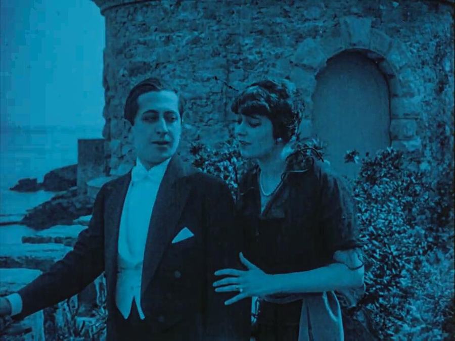 Suzanne scene