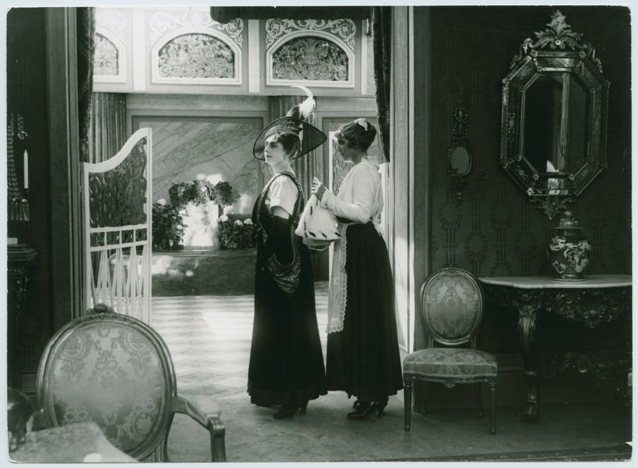 Vingarne scene