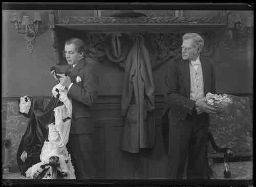 Vingarne scene