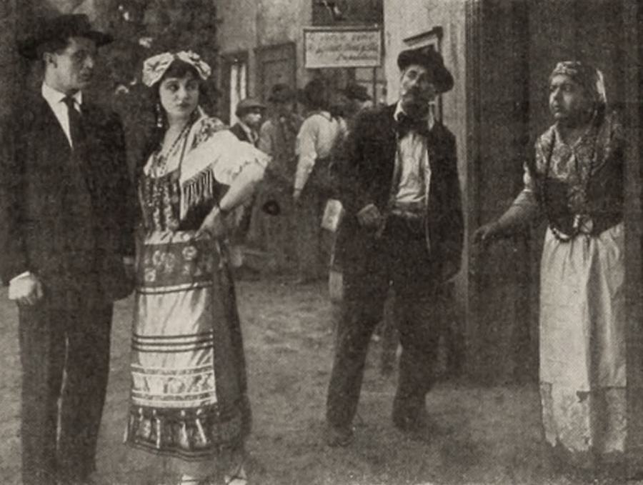 The Woman in 47 scene