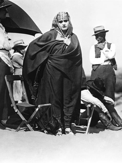 Cleopatra scene