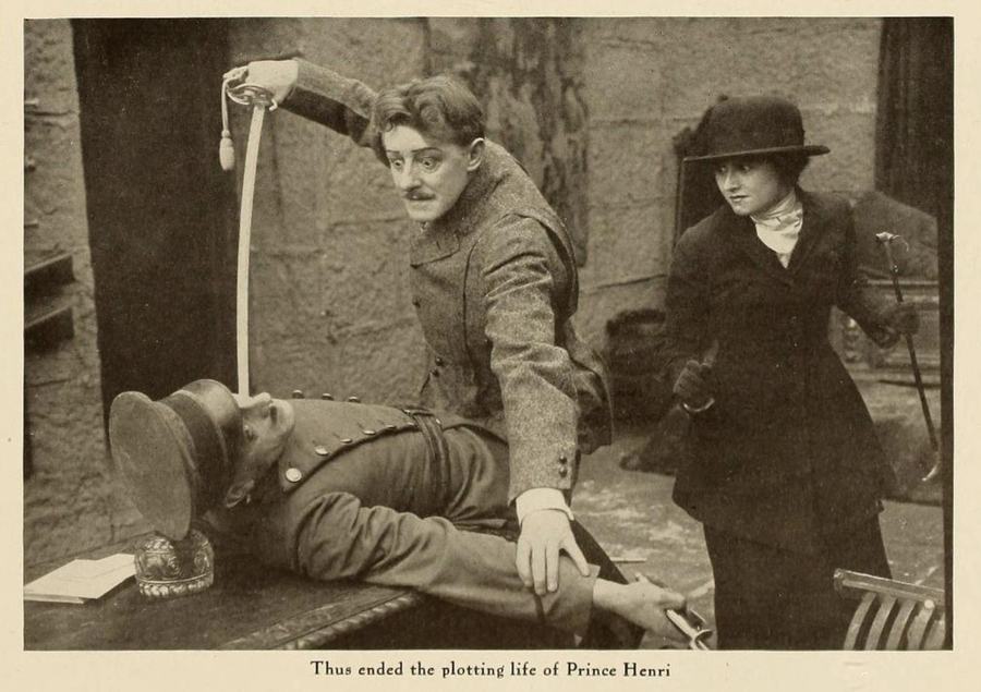 Intrigue scene