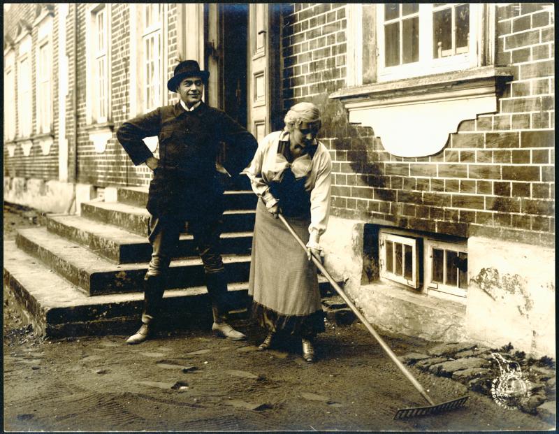 De mystiske fodspor scene