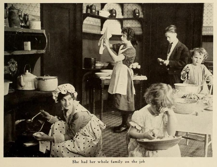 Pots-and-Pans Peggy scene