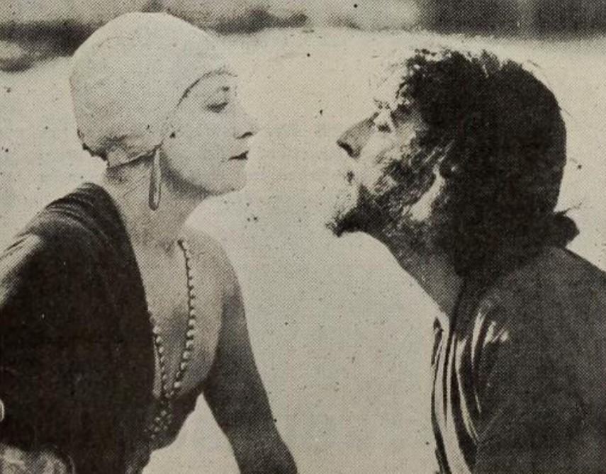 Thais photo