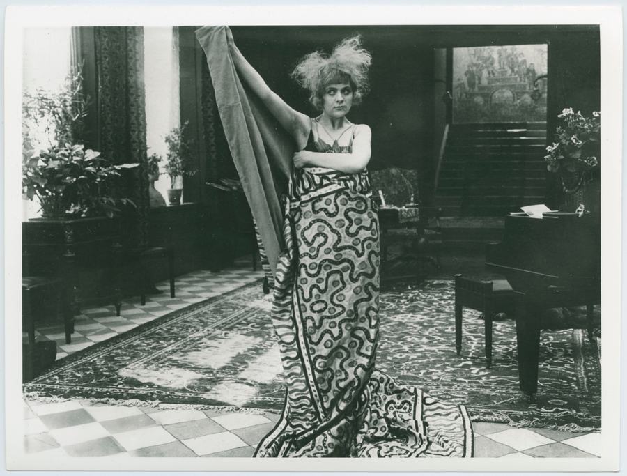 Wanted - A Film Actress scene