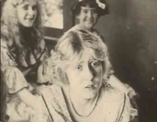 Tom Sawyer scene