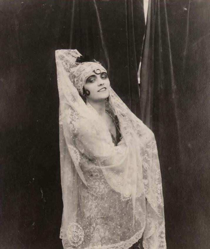 Carmen scene