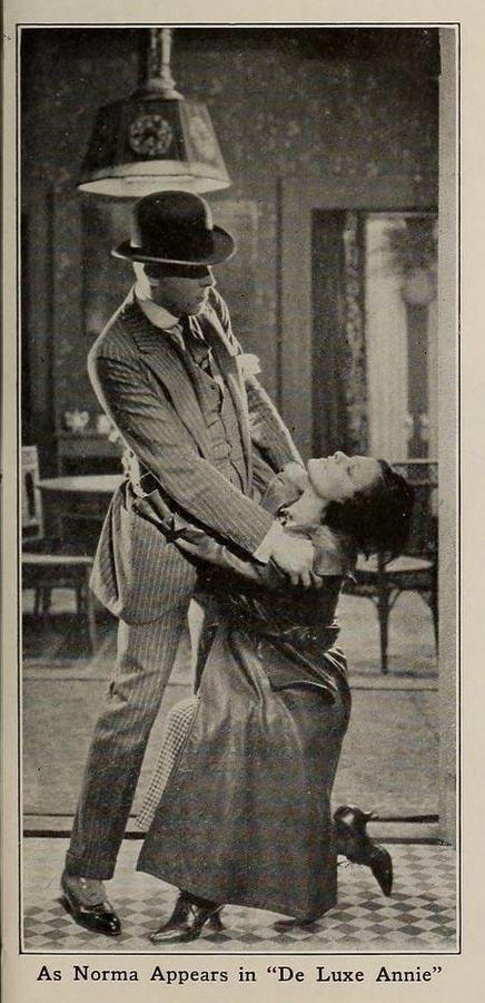De Luxe Annie scene