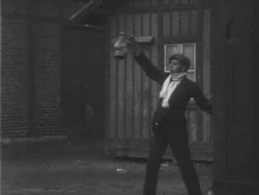 O Homem dos Olhos Tortos scene