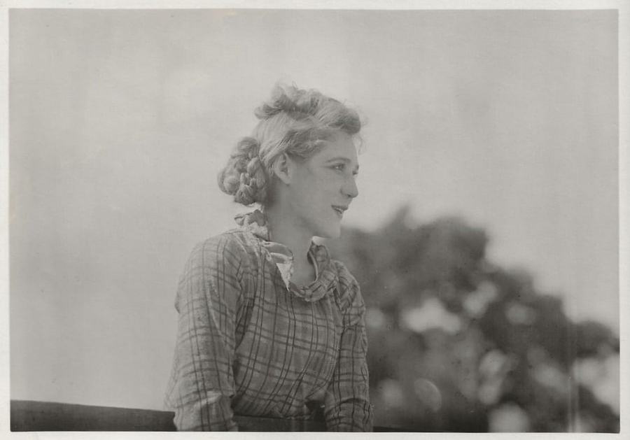 Johanna Enlists photo