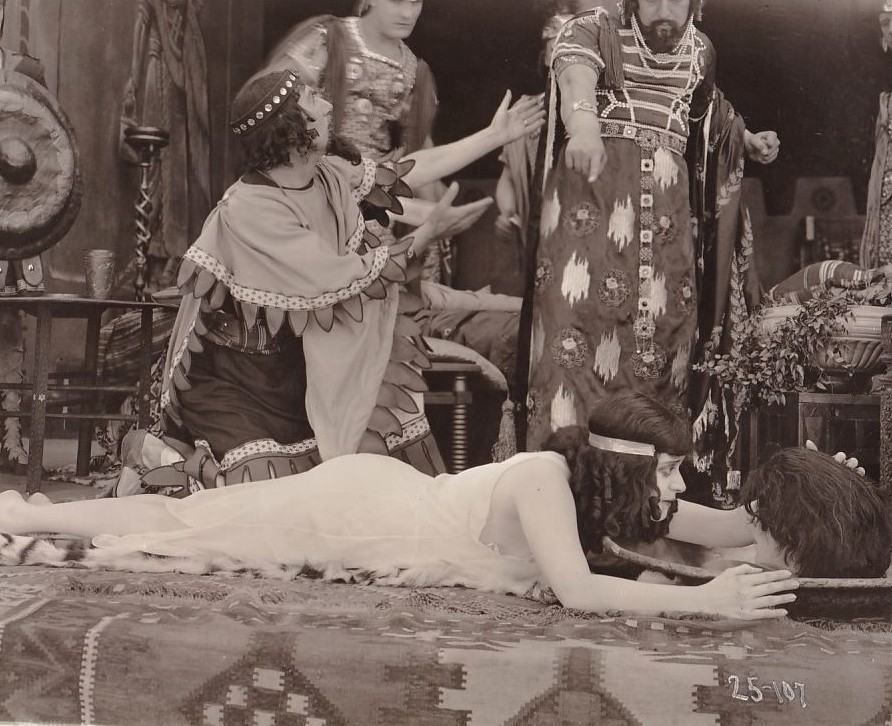 Salome scene