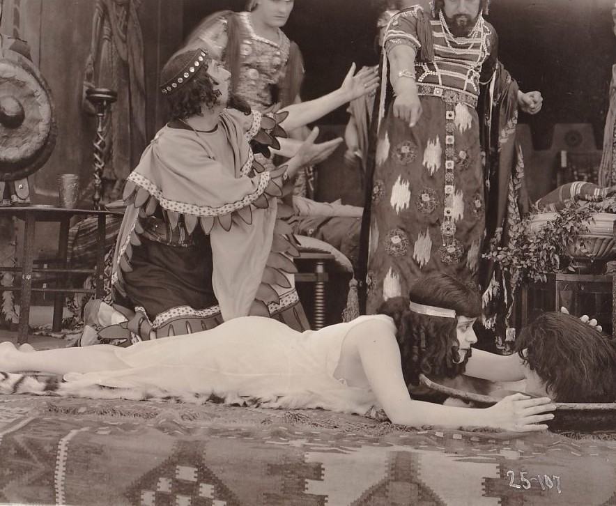 Salome scene