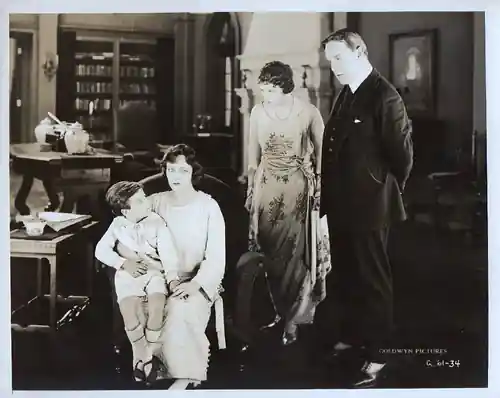 Bonds of Love scene
