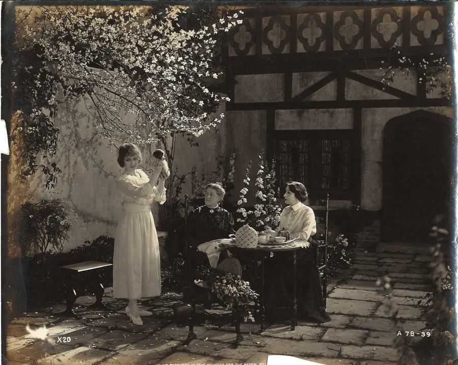 His Parisian Wife scene