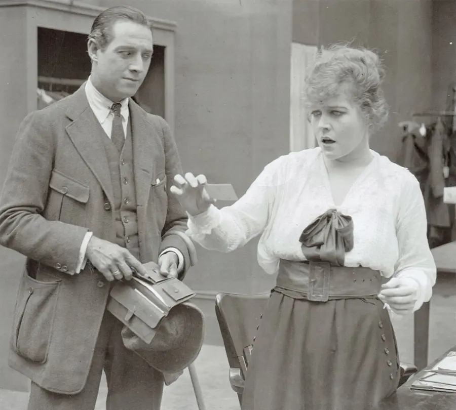 Maggie Pepper scene