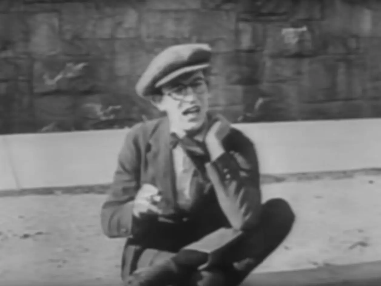 Off the Trolley scene