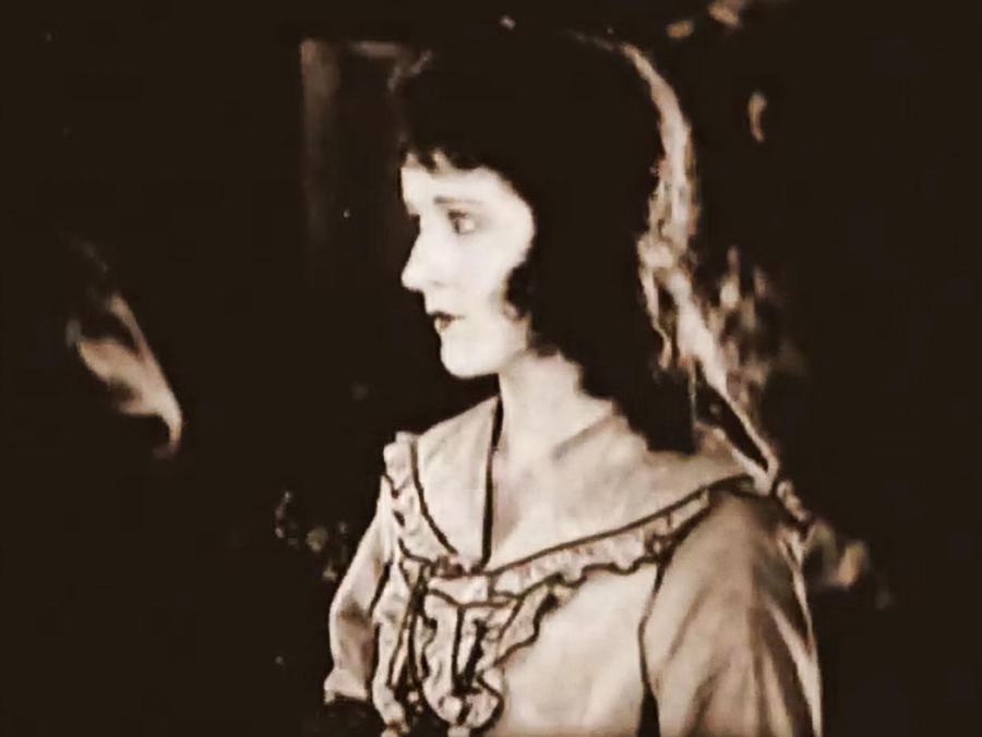 Scarlet Days photo