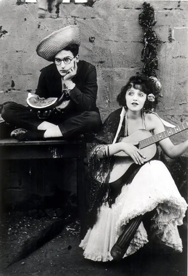 Si, Senor scene