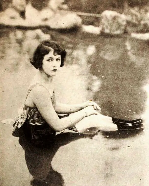 The Chorus Girl's Romance scene