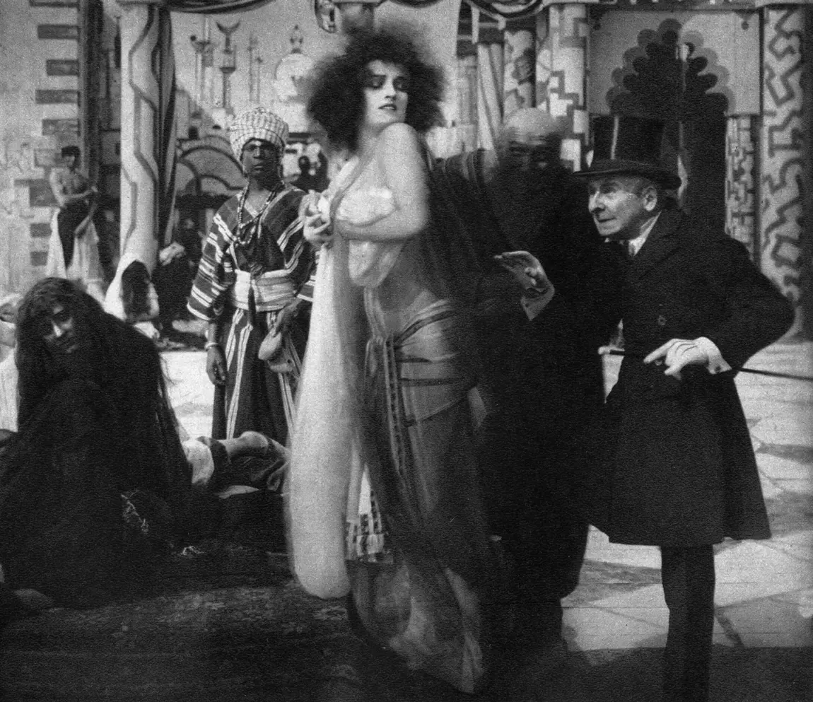 Genuine: The Tragedy of a Vampire scene