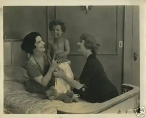 The Riddle: Woman scene