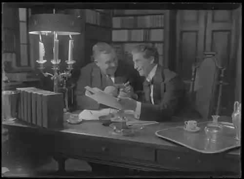 Thora van Deken scene