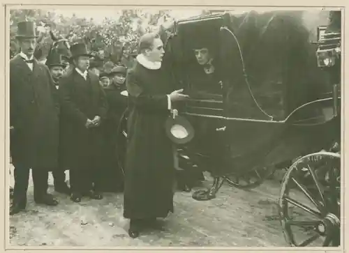 Thora van Deken photo