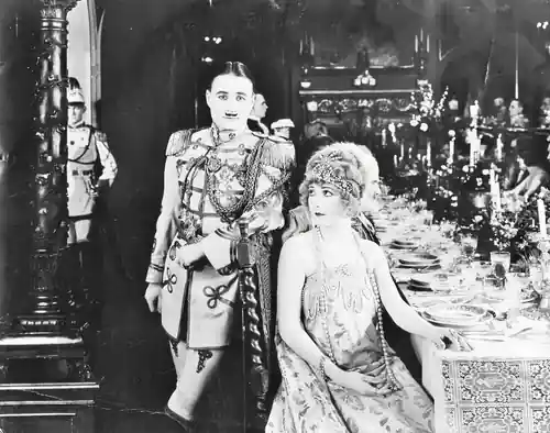 King, Queen and Joker scene