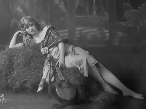 Moonlight and Honeysuckle scene