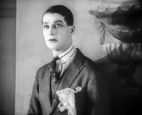 Le mauvais garçon scene