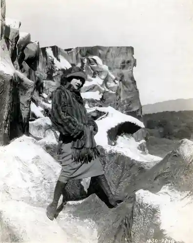 Beyond the Rocks photo